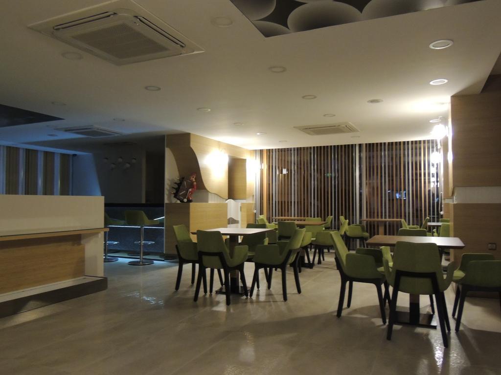 Akcayhan Hotel Bagian luar foto